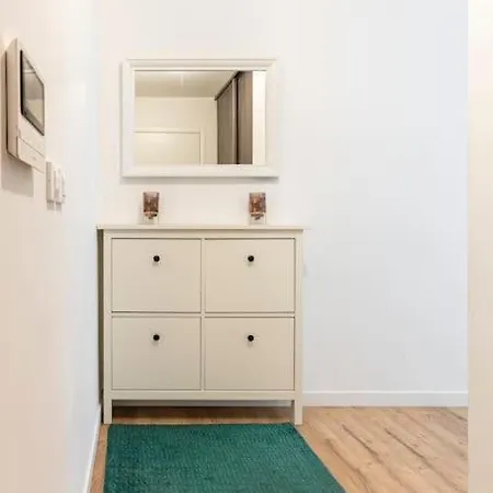 Apartment Grand , Paris La Defense Arena, 50 Metres De La Gare, 15 Min Champs Elysees