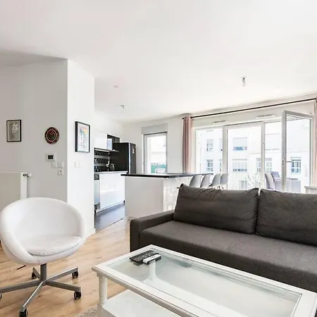Grand , Paris La Defense Arena, 50 Metres De La Gare, 15 Min Champs Elysees Apartment *