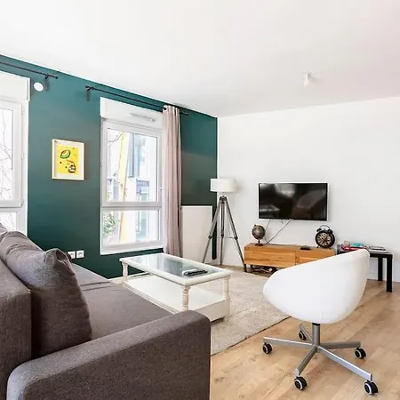 Grand , Paris La Defense Arena, 50 Metres De La Gare, 15 Min Champs Elysees Apartment Nanterre