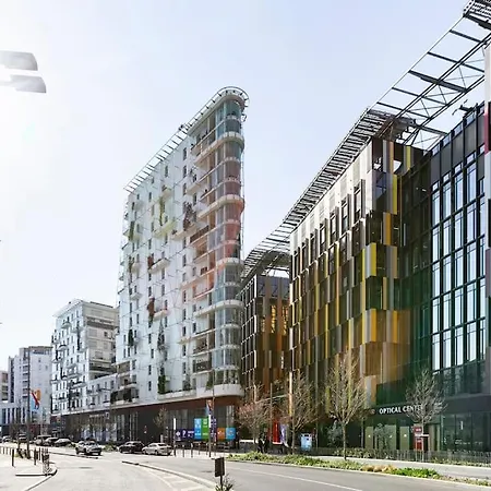 Apartment Grand , Paris La Defense Arena, 50 Metres De La Gare, 15 Min Champs Elysees *
